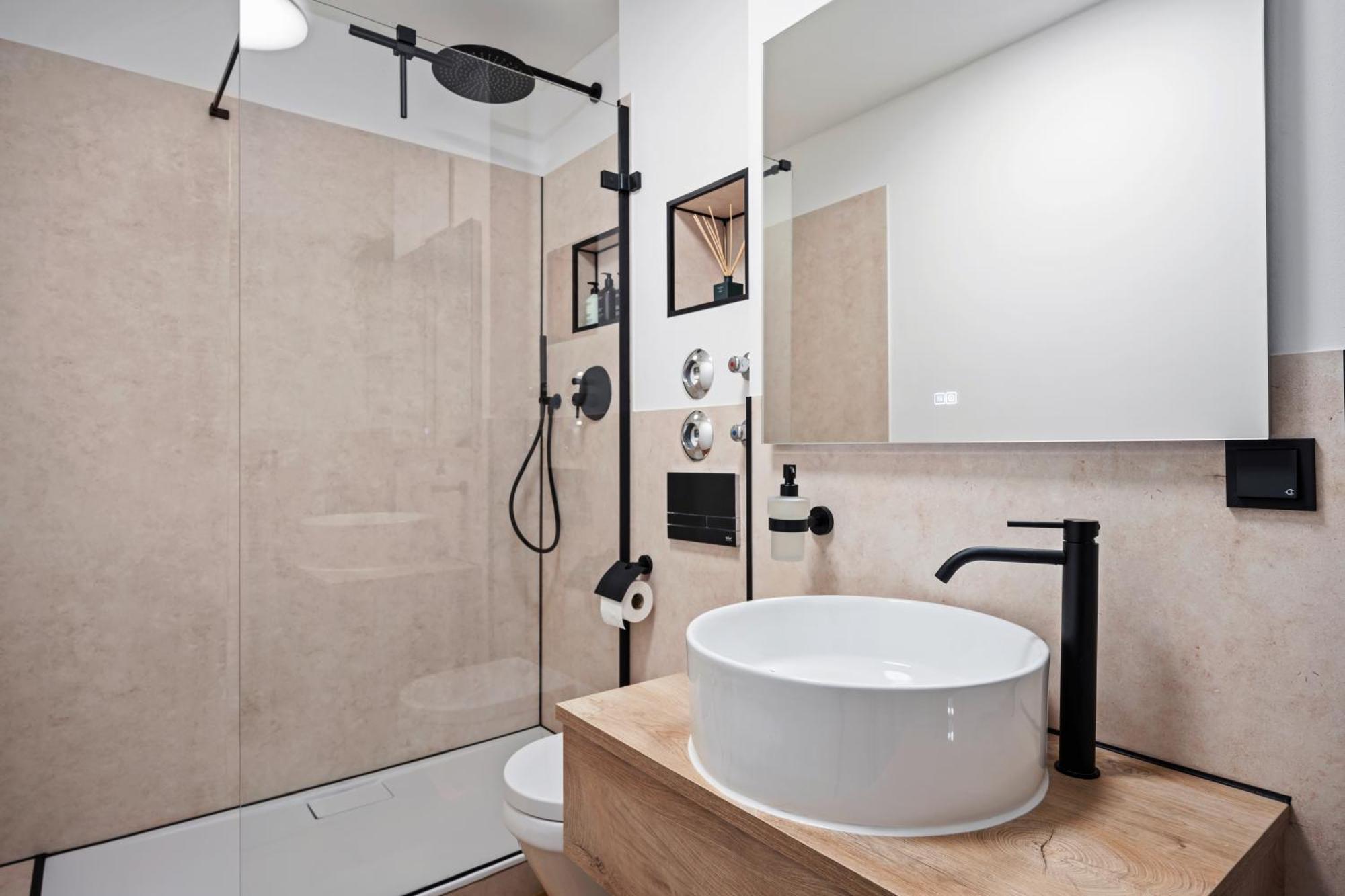 Edler Wohnraum Luxurioeses Apartment Mit Balkon, Boxspringbett, Kaffeevollautomat, Lift & Parkplatz Хемніц Екстер'єр фото