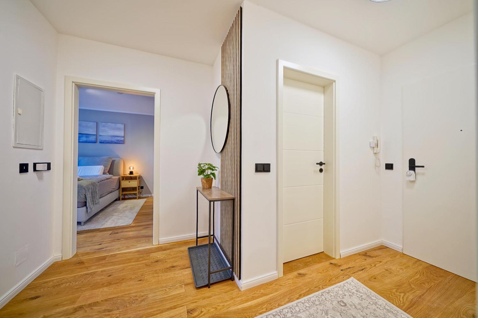 Edler Wohnraum Luxurioeses Apartment Mit Balkon, Boxspringbett, Kaffeevollautomat, Lift & Parkplatz Хемніц Екстер'єр фото